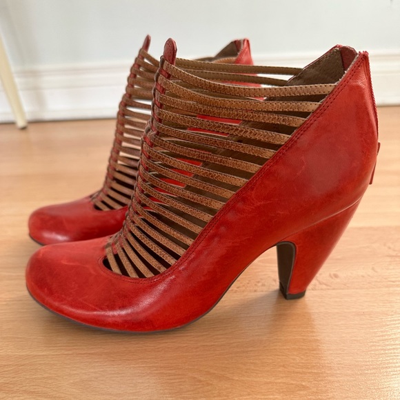Size 7 Miz Mooz red leather booties - Picture 3 of 10